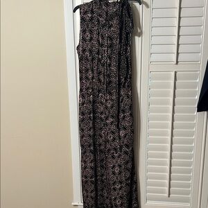 Elegant Black and Cream Sleeveless jumpsuit